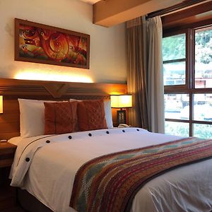 Superior Queen Room City View